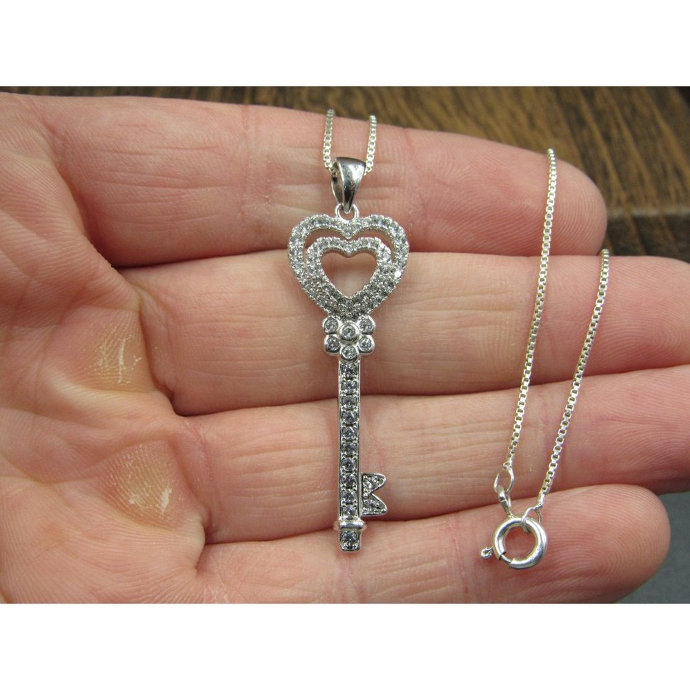 18" Sterling Silver Bright White Sapphire Key Pendant Necklace Vintage - Picture 2 of 7